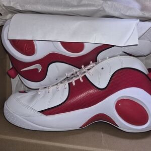 Nike Men’s White & Red Retro Basketball Sneakers